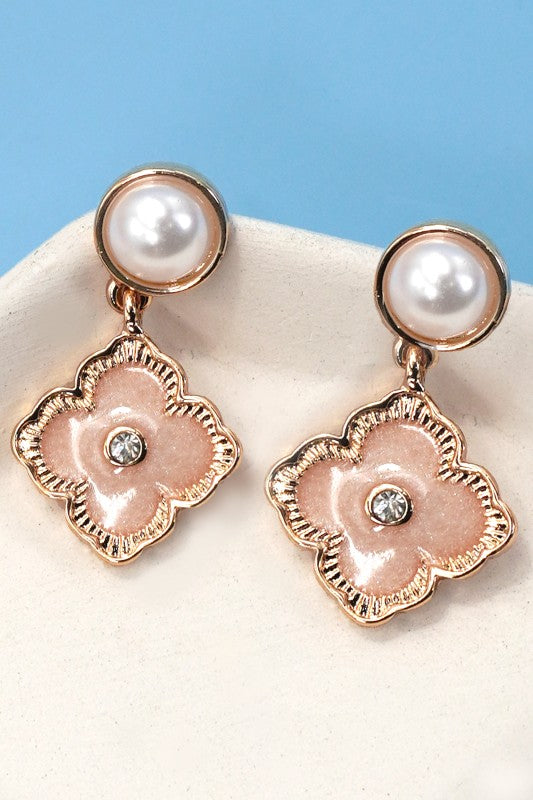Vintage pearl clover Stud earrings