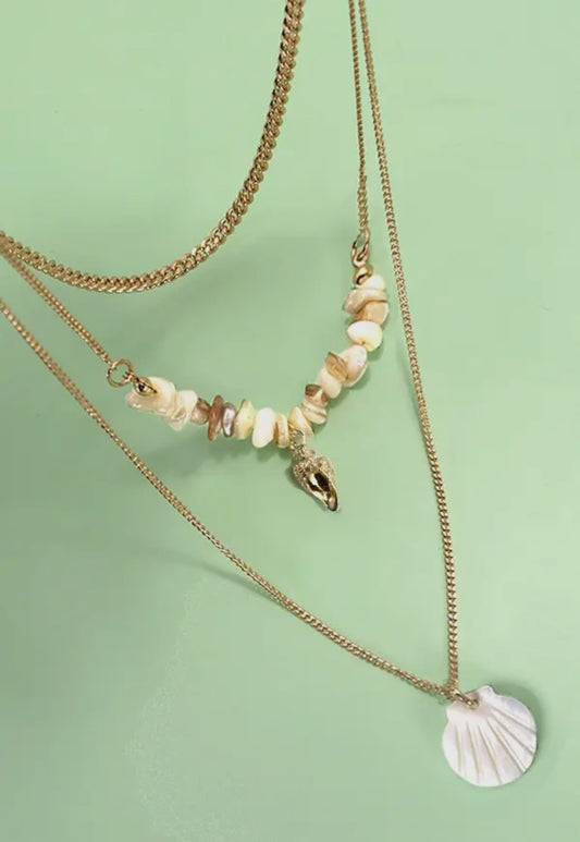 Seashell and conch necklace