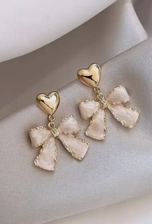 Bow Gold heart drop earrings