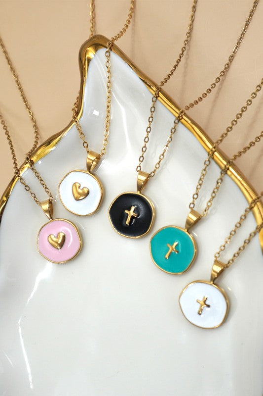18k pendent necklaces