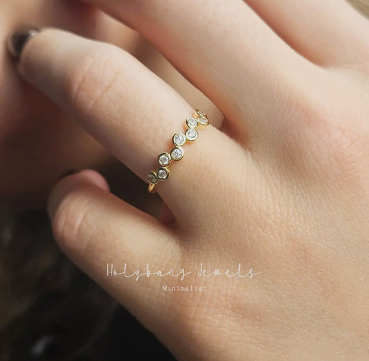 Round Bezel Dainty Ring